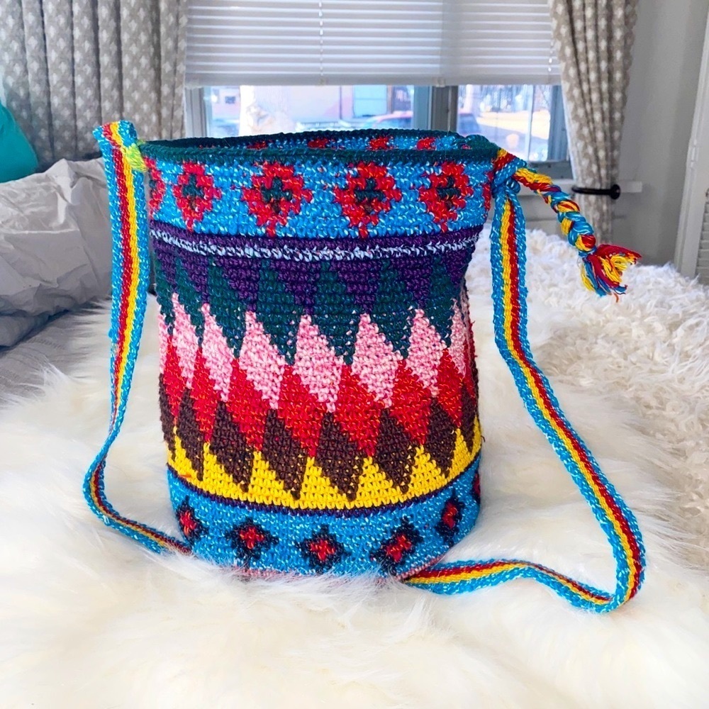 Crochet Mochila Wayuu Bag - Picture 3 of 15